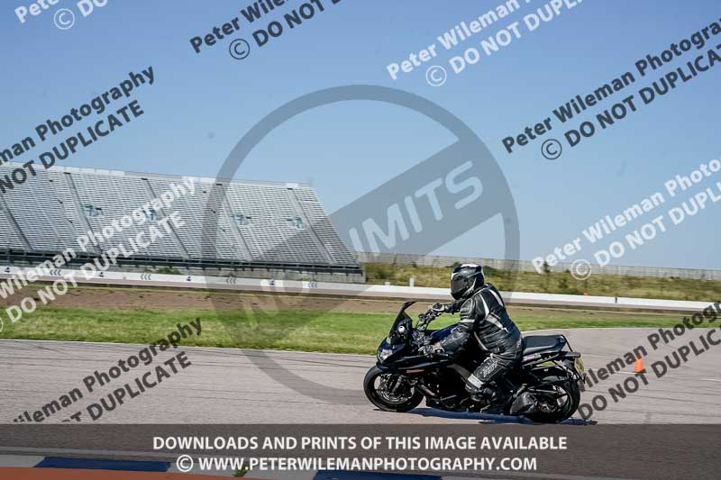 Rockingham no limits trackday;enduro digital images;event digital images;eventdigitalimages;no limits trackdays;peter wileman photography;racing digital images;rockingham raceway northamptonshire;rockingham trackday photographs;trackday digital images;trackday photos